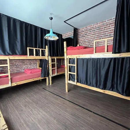 Lola Backpacker'S Hostel Istanbul Exterior photo