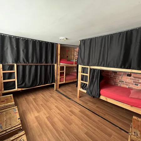 Lola Backpacker'S Hostel Istanbul Exterior photo