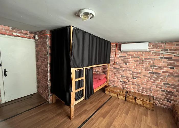 Lola Backpacker\'S Hostel